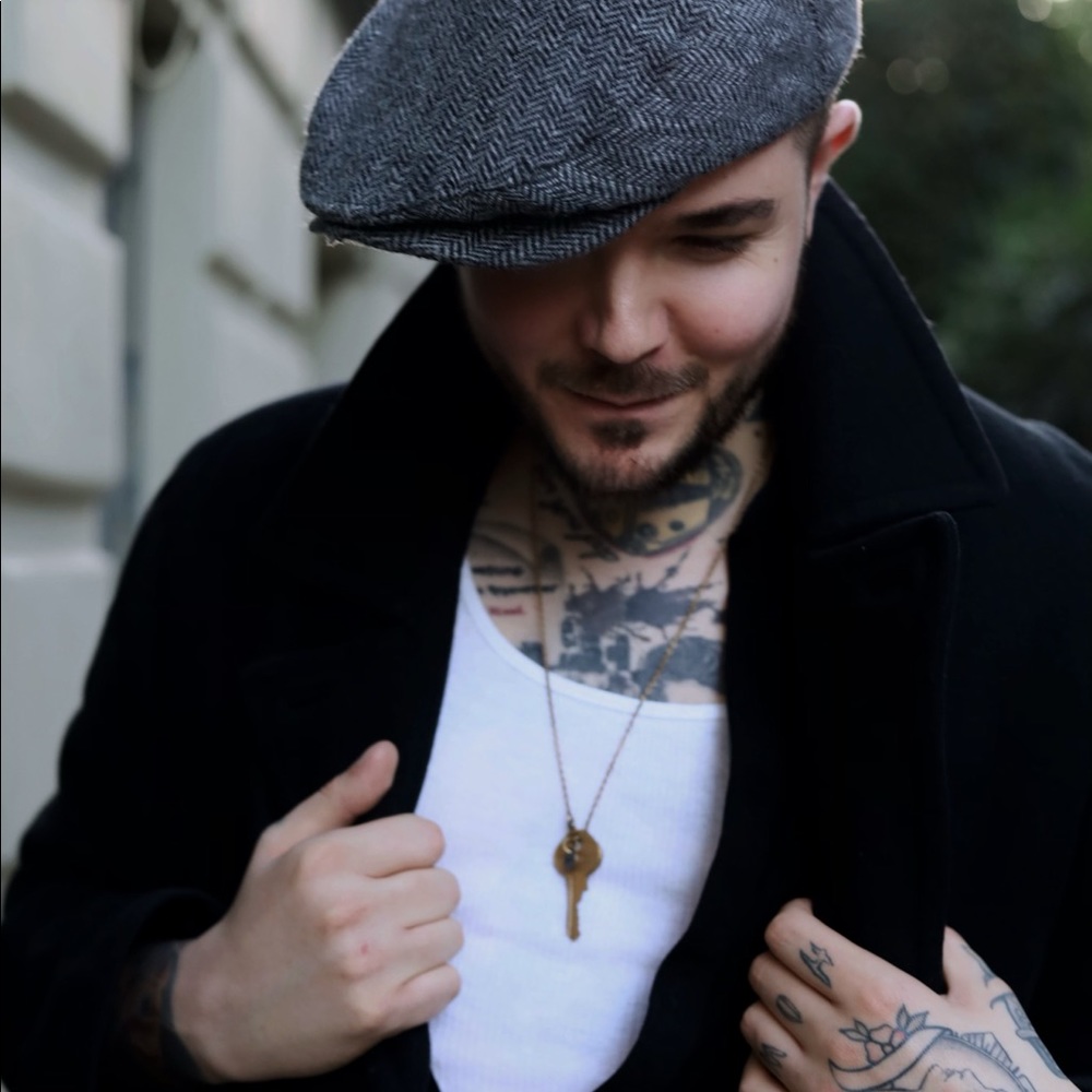 Meet your Posher, Joshua